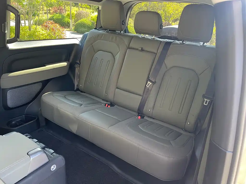 Land Rover Defender — миниатюра 5
