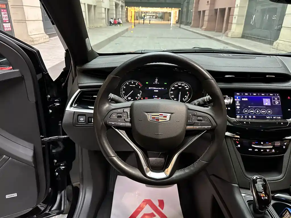 Cadillac XT6 — миниатюра 16