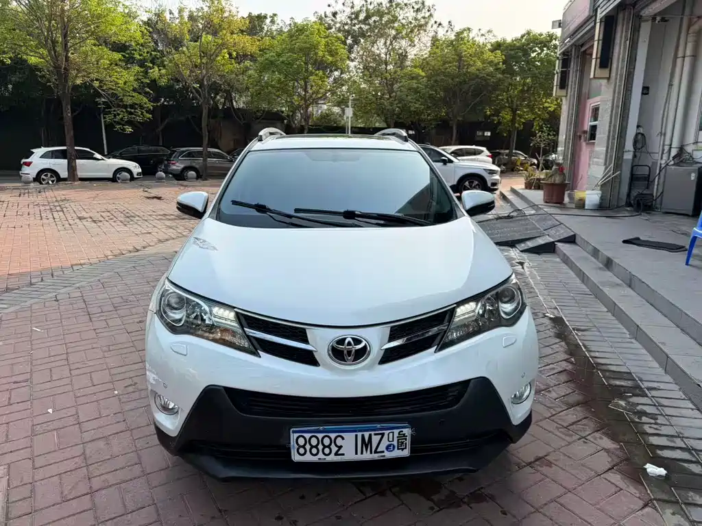Toyota RAV4 2015