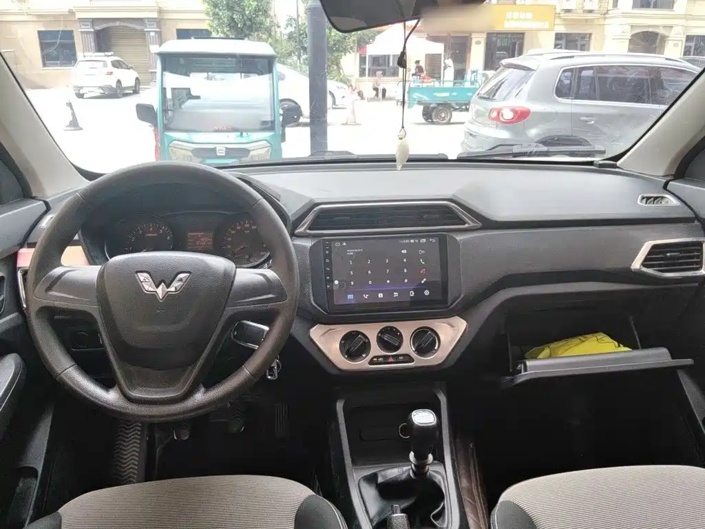 Wuling Hongguang — миниатюра 13