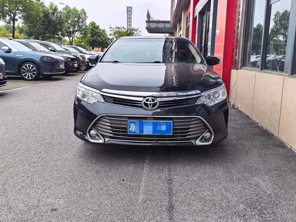 Toyota Camry — миниатюра 3