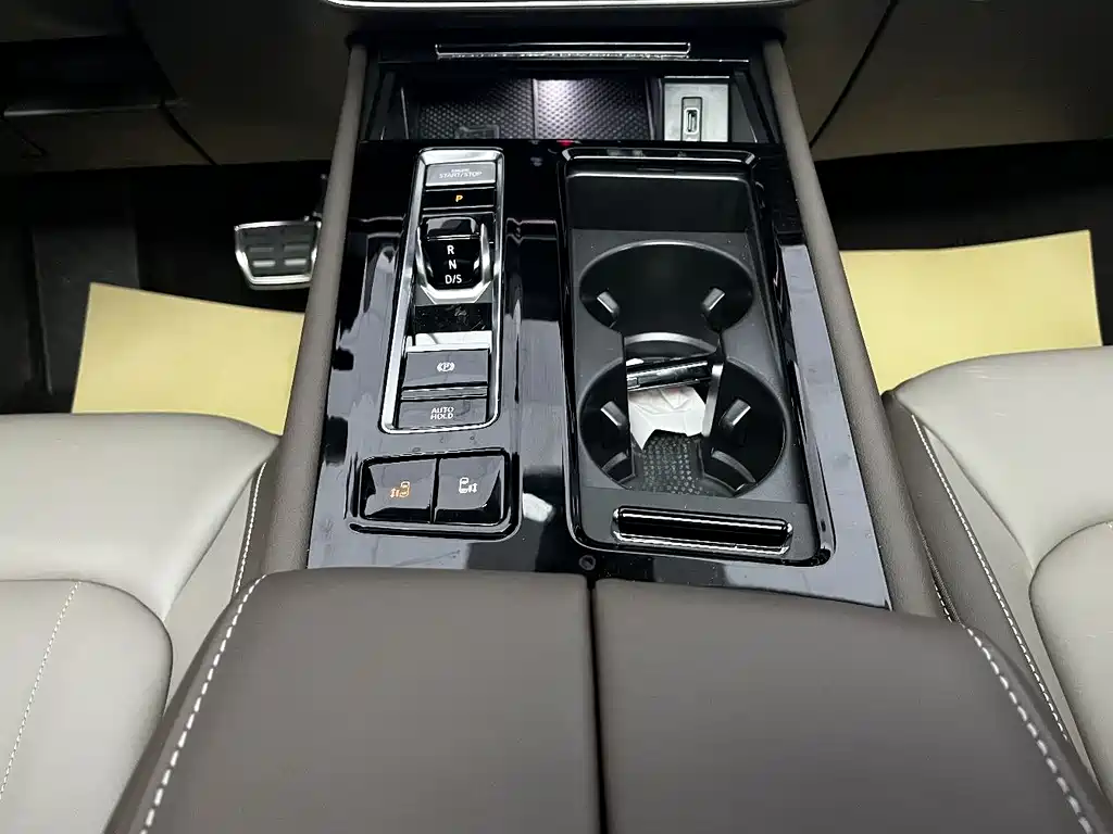 Volkswagen Viloran 2026 380TSI