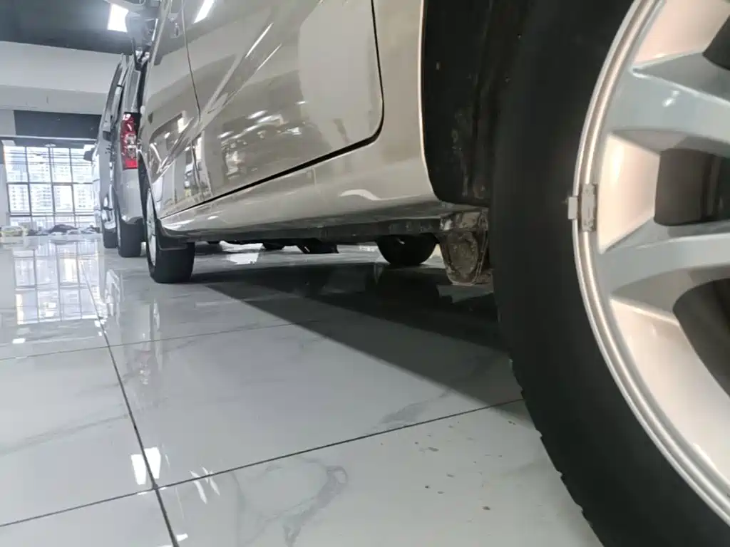 Wuling Hongguang V — миниатюра 22