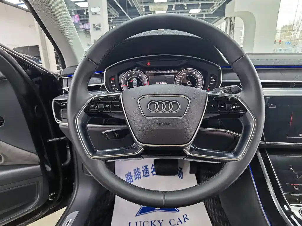 AUDI A8