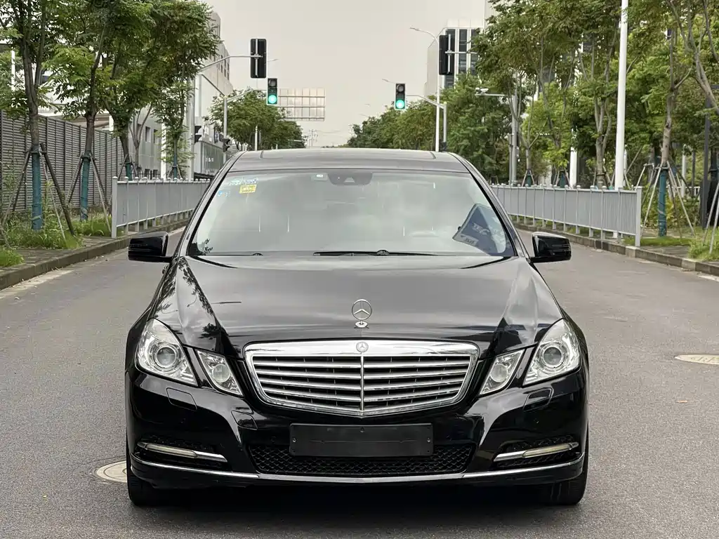 Mercedes-Benz E-Class — миниатюра 2