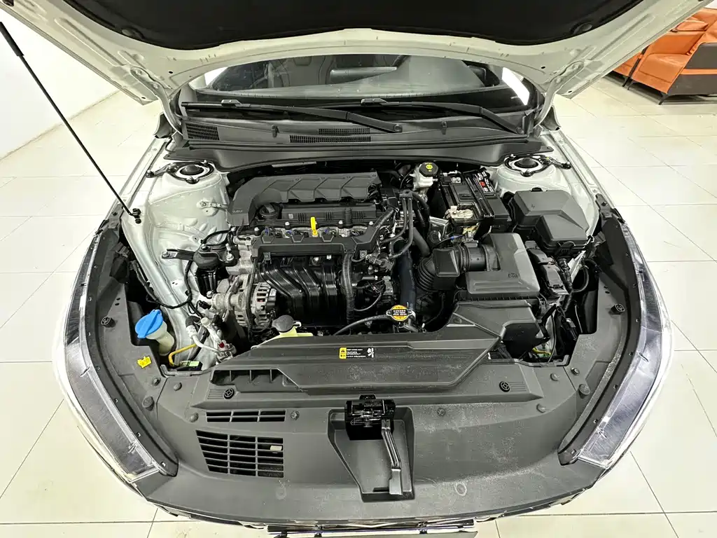Hyundai Elantra — миниатюра 20