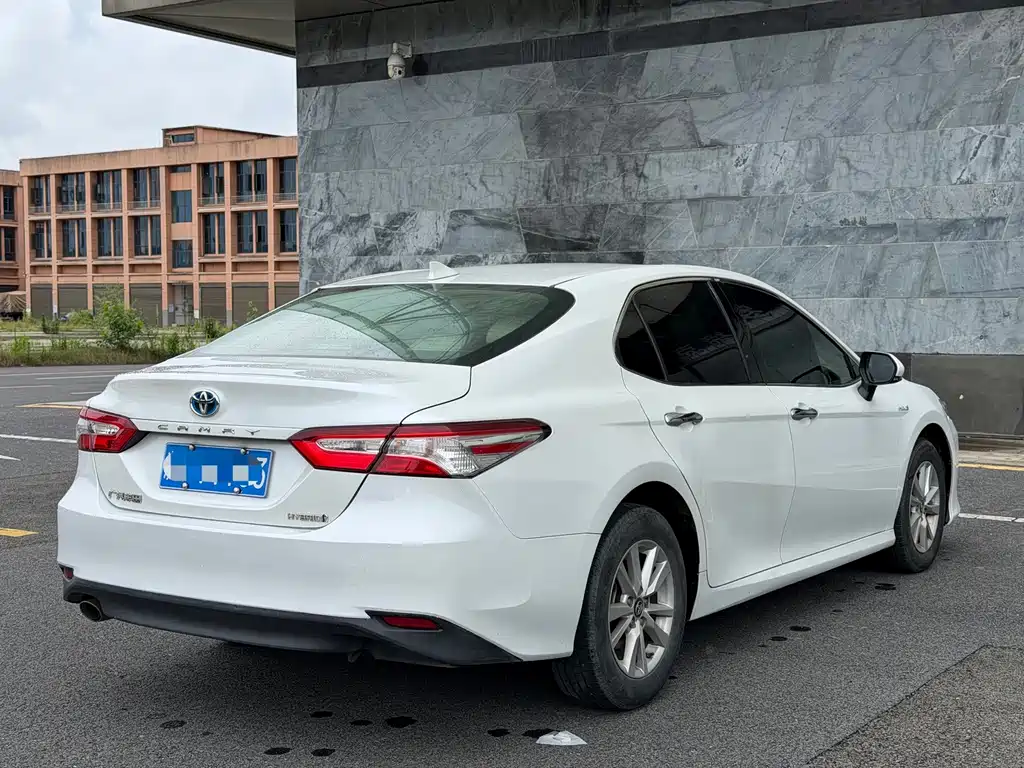 Toyota Camry - фото 9