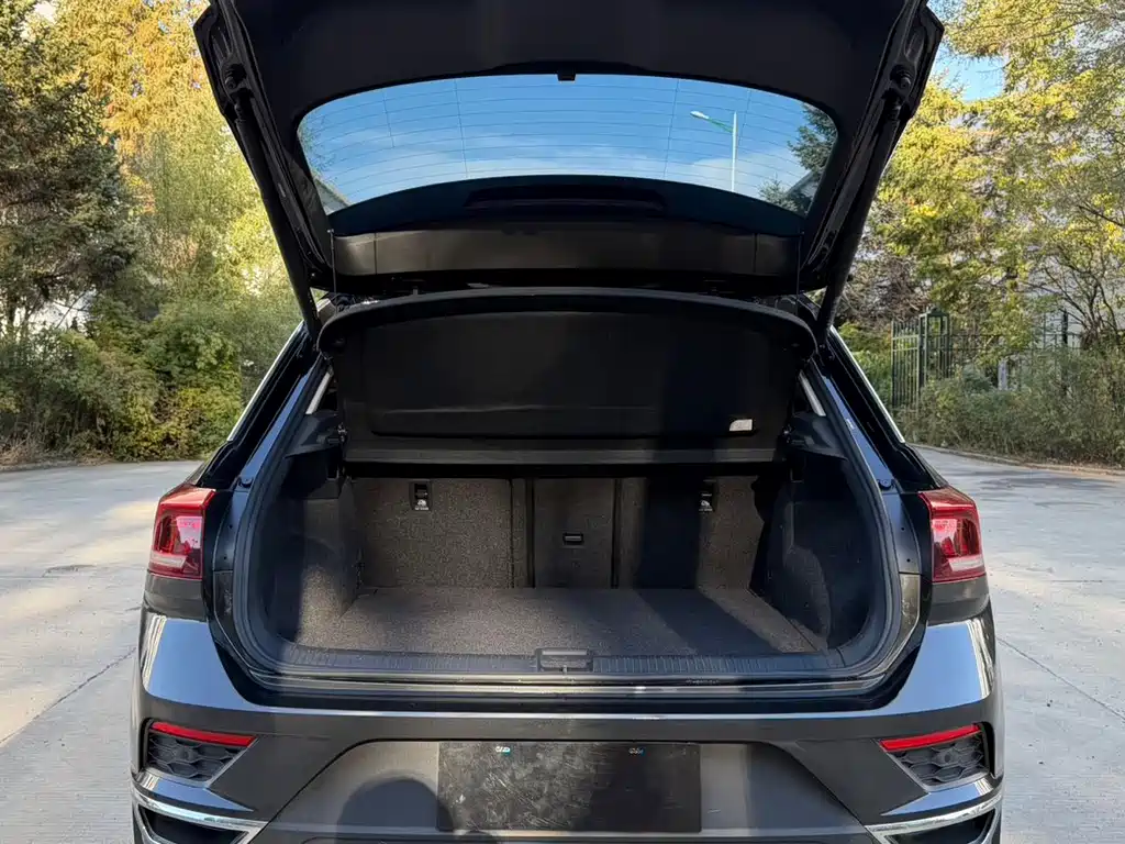 Volkswagen T-Roc — миниатюра 12