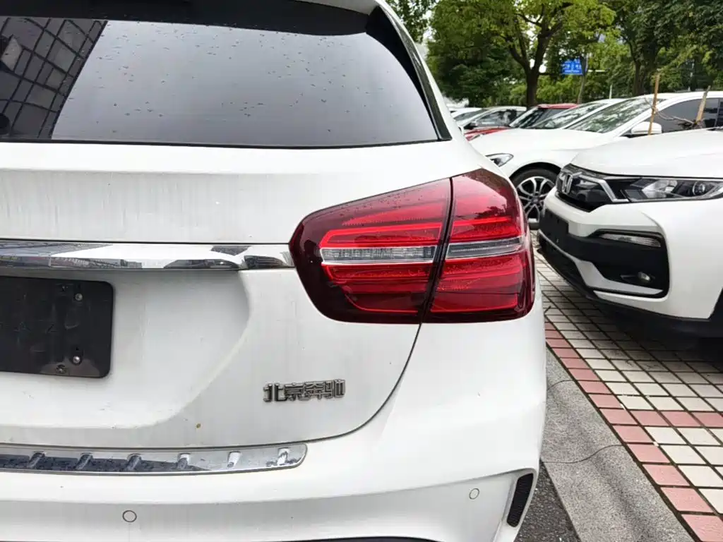 Mercedes-Benz GLA — миниатюра 8