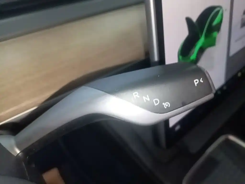 Tesla Model 3 — миниатюра 14