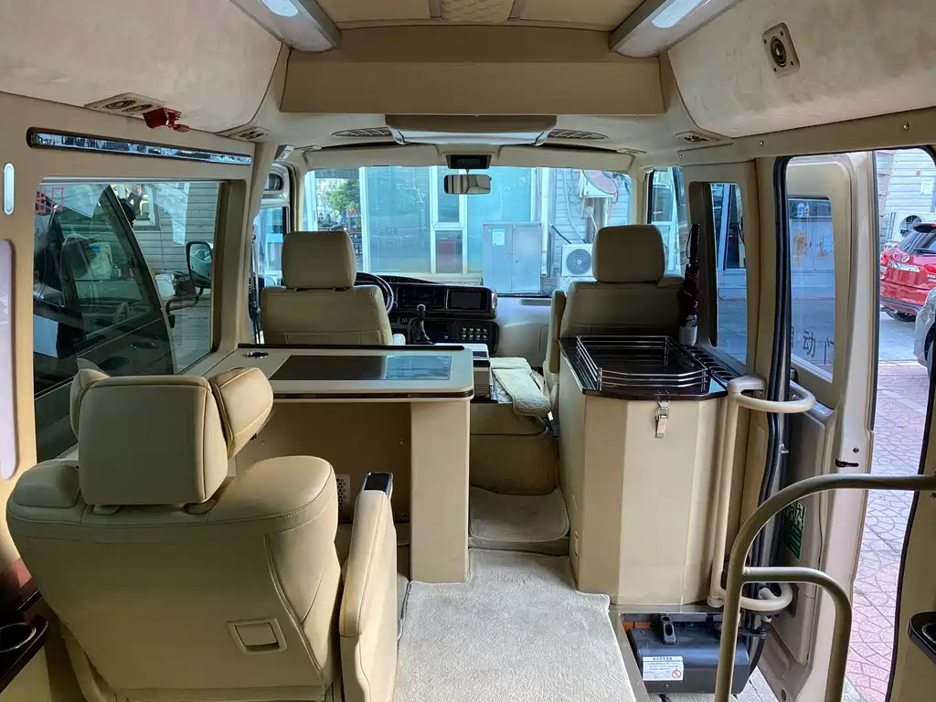 Toyota Coaster — миниатюра 5