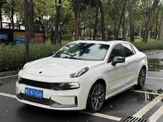 2020 Lynk & Co 03