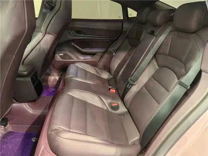 Porsche Taycan — миниатюра 9
