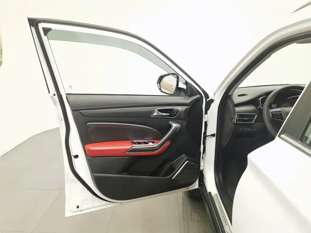 Changfeng CS9 2017 1.5L MT