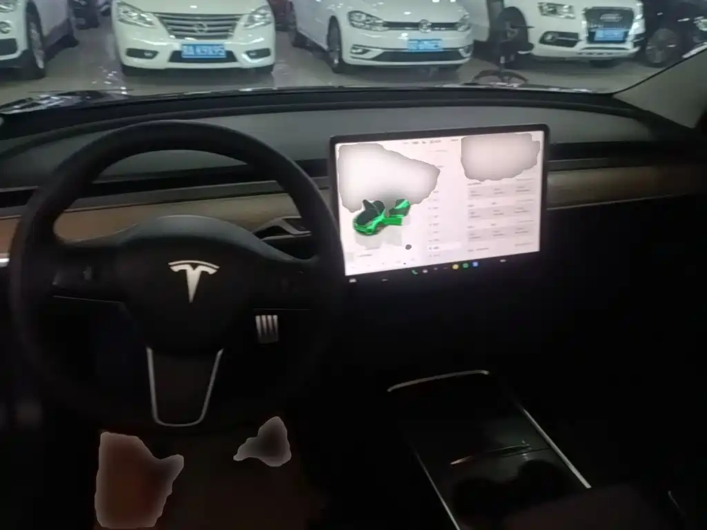 Tesla Model 3 — миниатюра 10