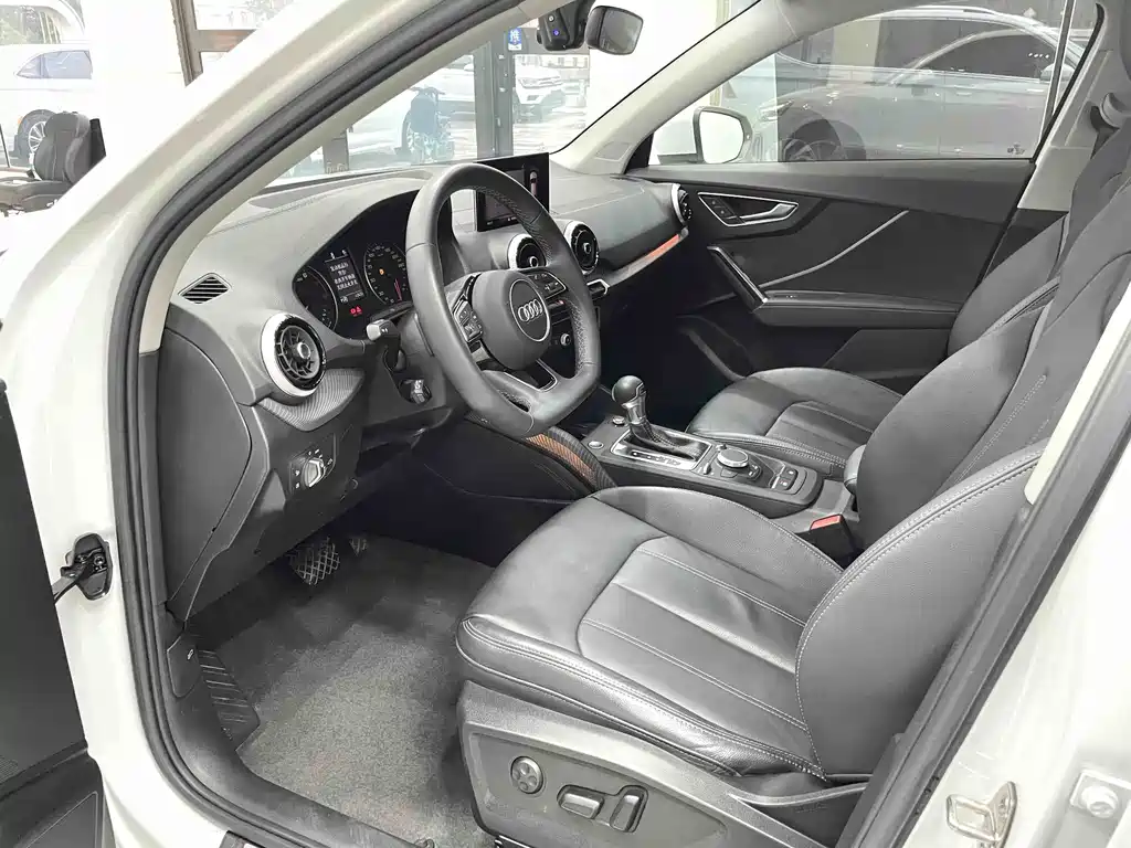 Audi Q2L 2022 35 TFSI Fashion