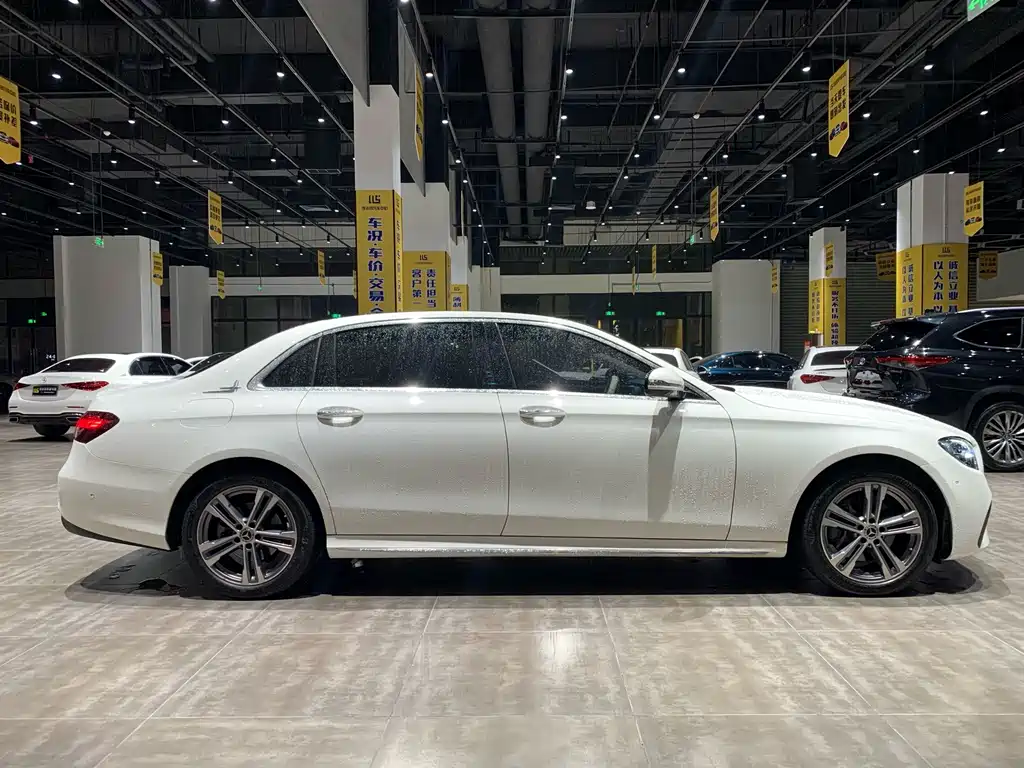 Mercedes-Benz E-Class — миниатюра 4