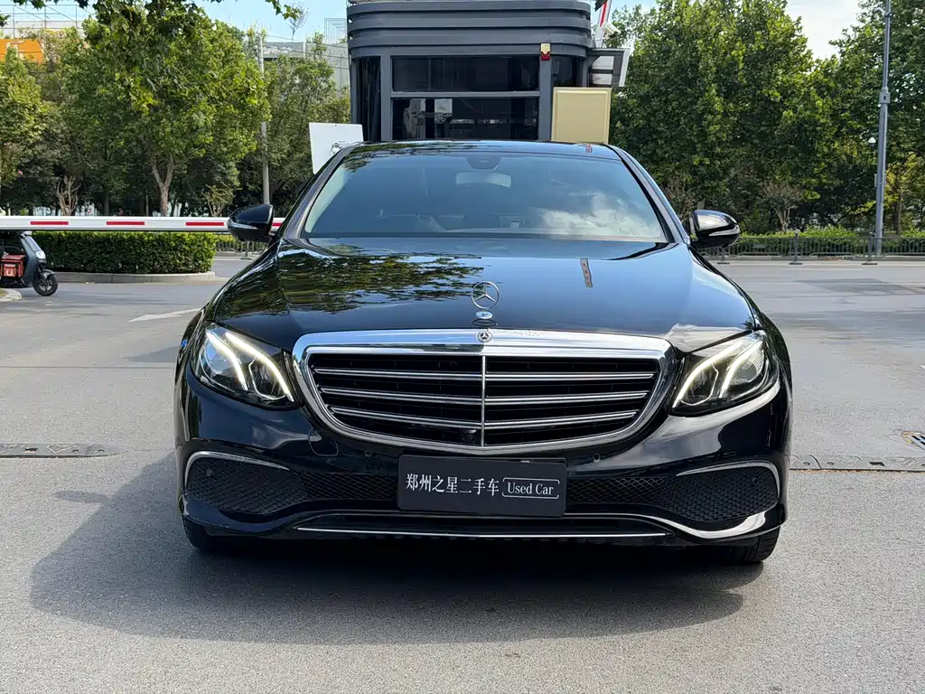Mercedes-Benz E-Class — миниатюра 6