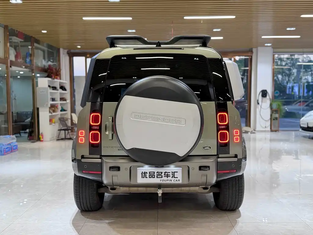 Land Rover Defender — миниатюра 5