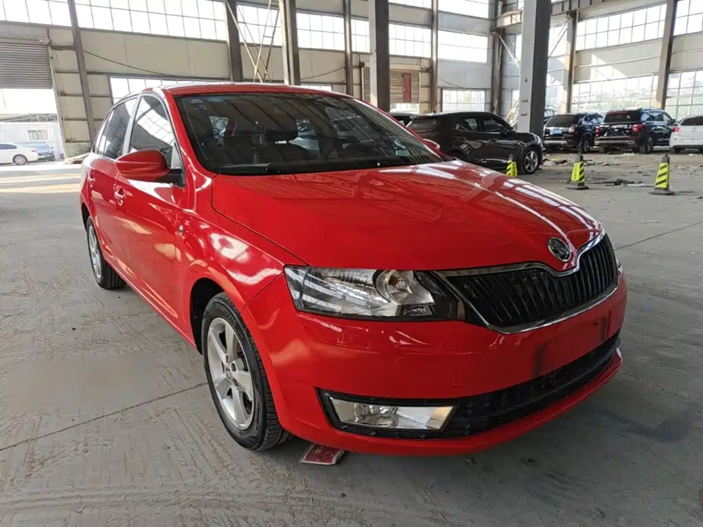 Skoda Rapid Spaceback — миниатюра 4