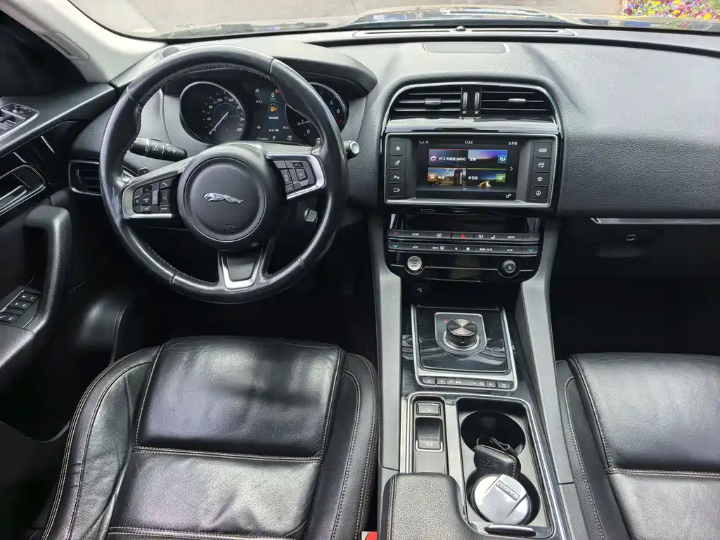 Jaguar F-Pace 2018 2.0T R-Sport Sport
