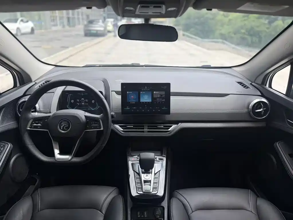 BYD Yuan EV — миниатюра 7