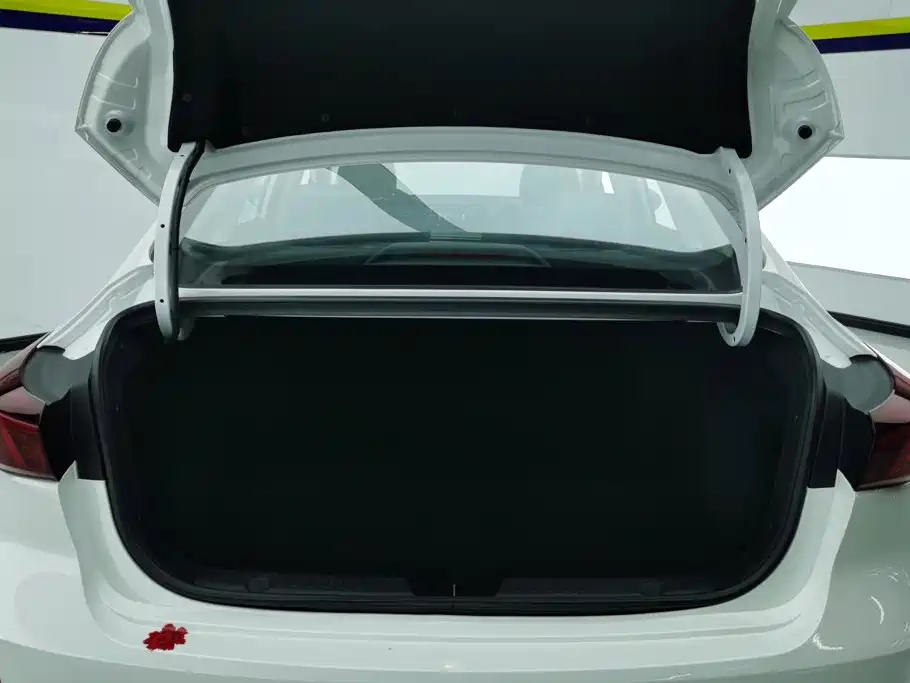 Changan Eado — миниатюра 4