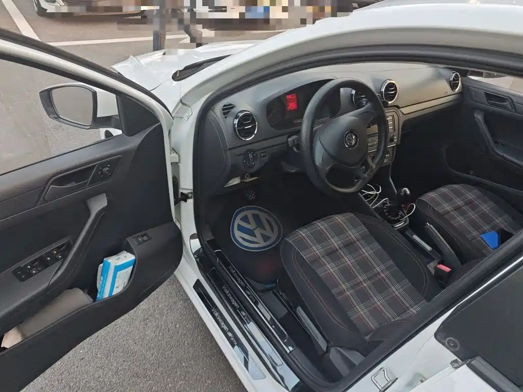 Volkswagen Jetta — миниатюра 12
