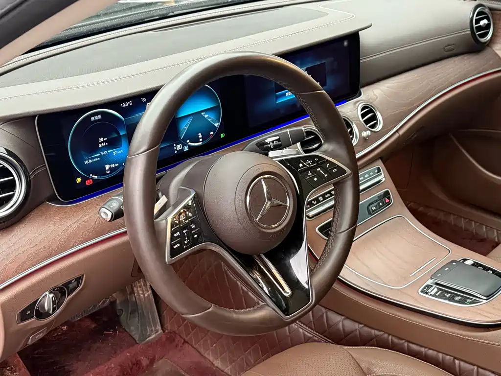 MERCEDES-BENZ E CLASS