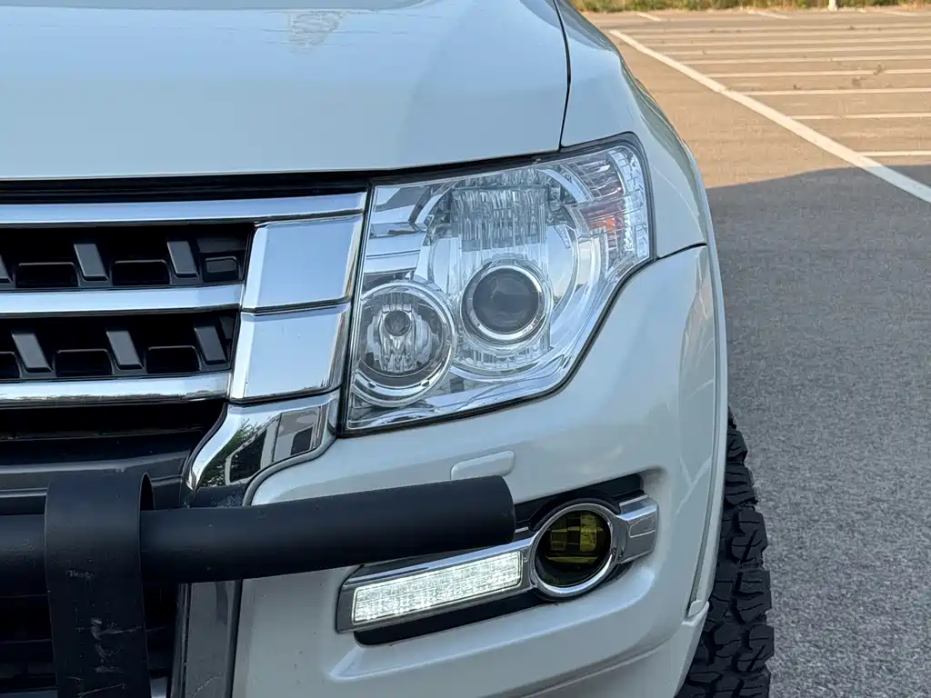 Mitsubishi V97 2018 3.8L AT