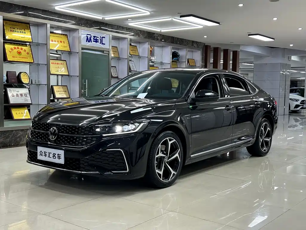Volkswagen Passat 2024