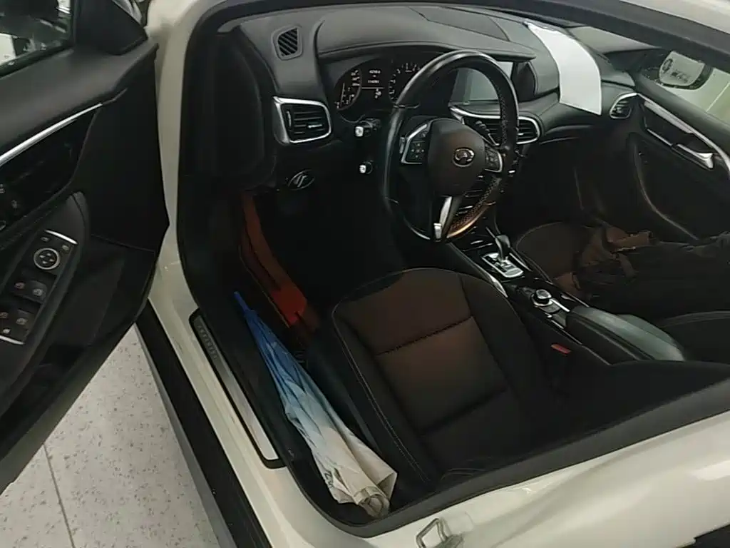 Infiniti QX30 — миниатюра 16