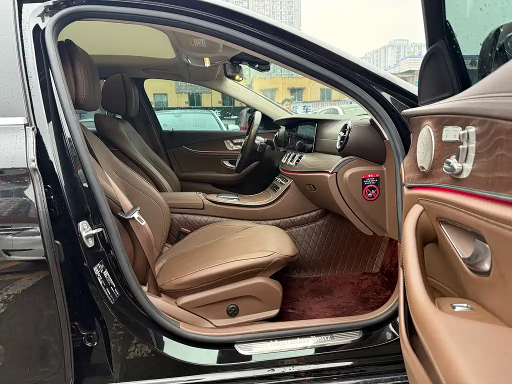 MERCEDES-BENZ E CLASS