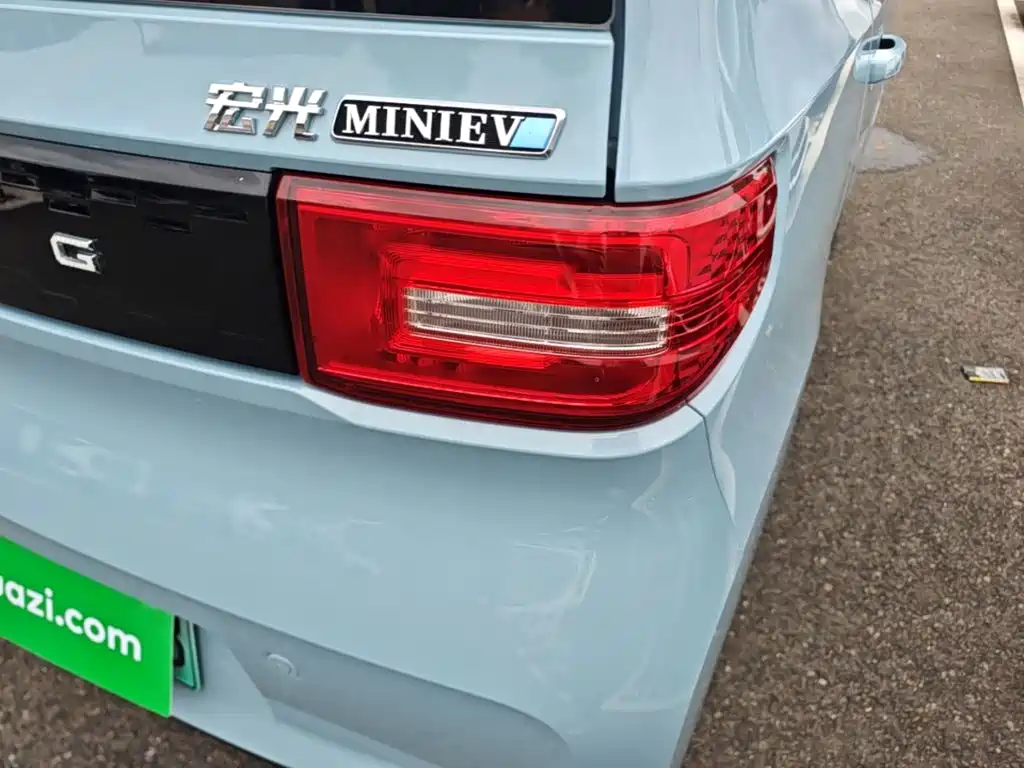 Wuling MINIEV — миниатюра 8
