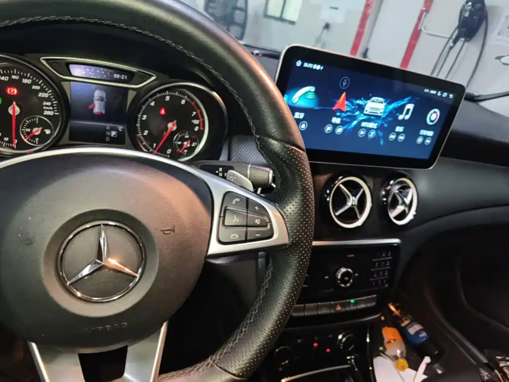Mercedes-Benz GLA — миниатюра 14
