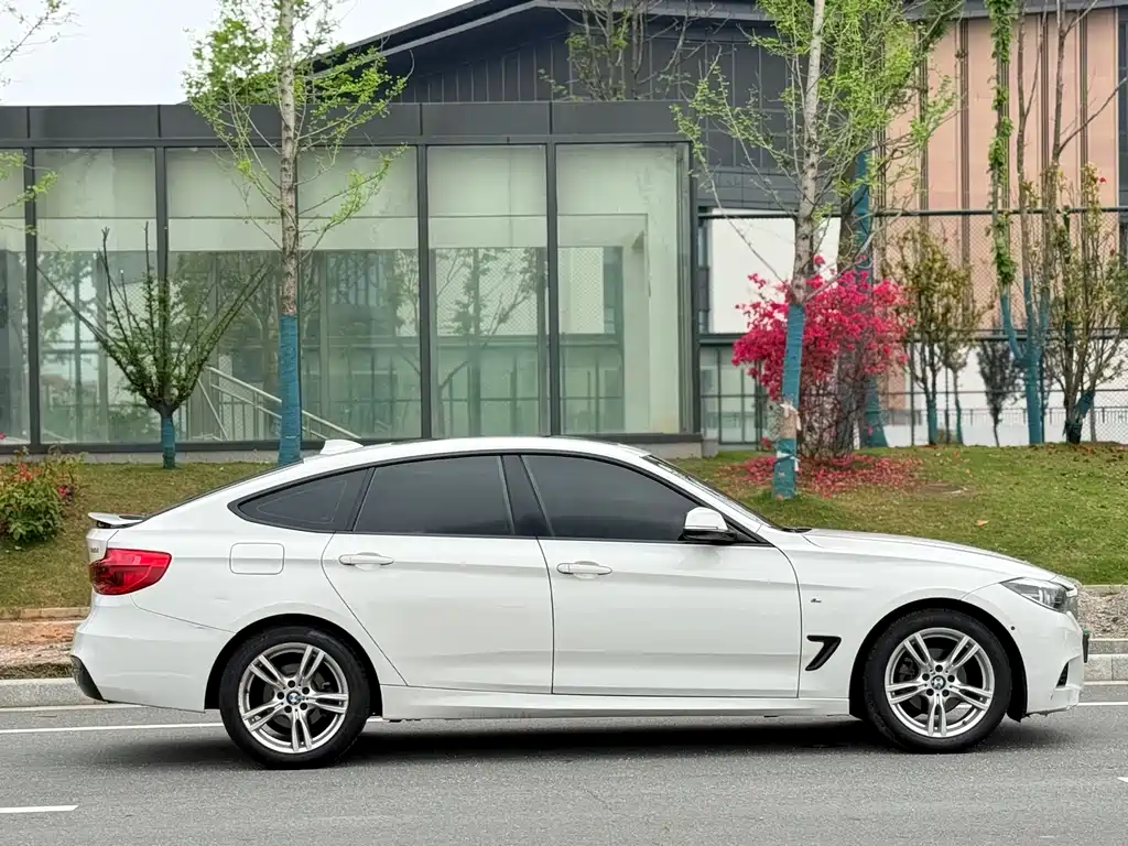 BMW 3 Series GT 3 GT 2018 320i M Sport