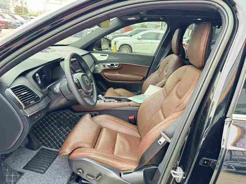 Volvo XC90 PHEV — миниатюра 3