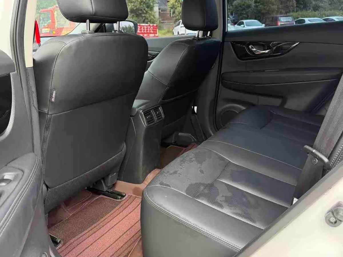 Nissan X-Trail 2.0 л 2026 г. Белый, пробег 10000 км
