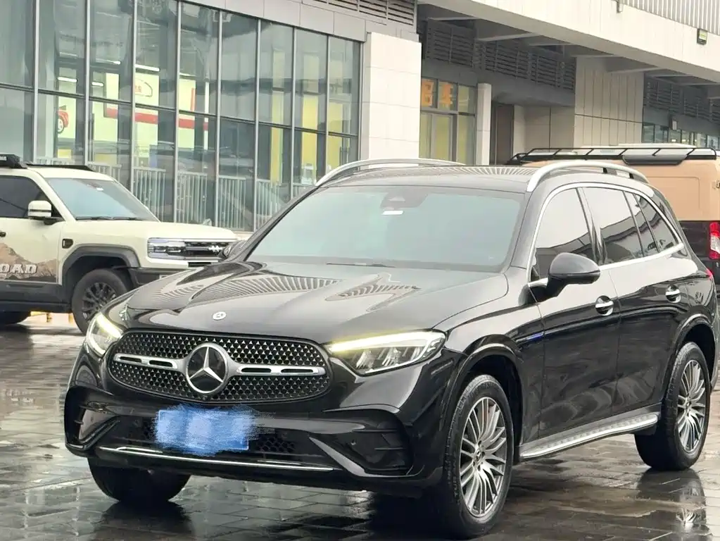 MERCEDES-BENZ GLC