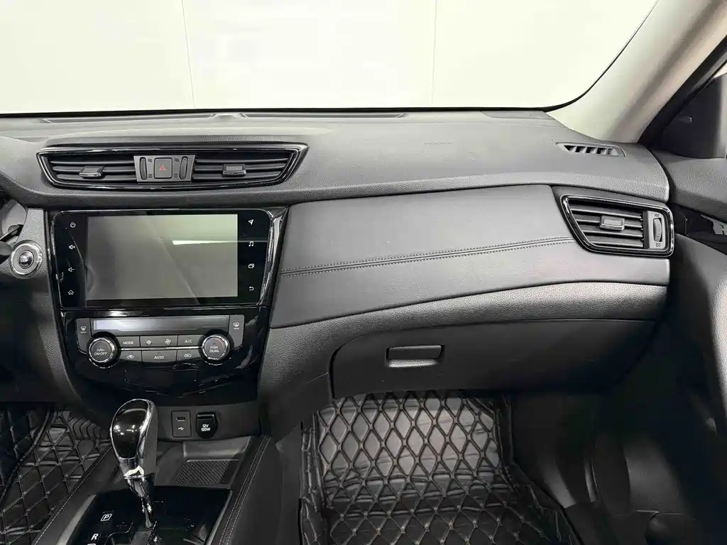 Nissan X-Trail 2023 — фото 10