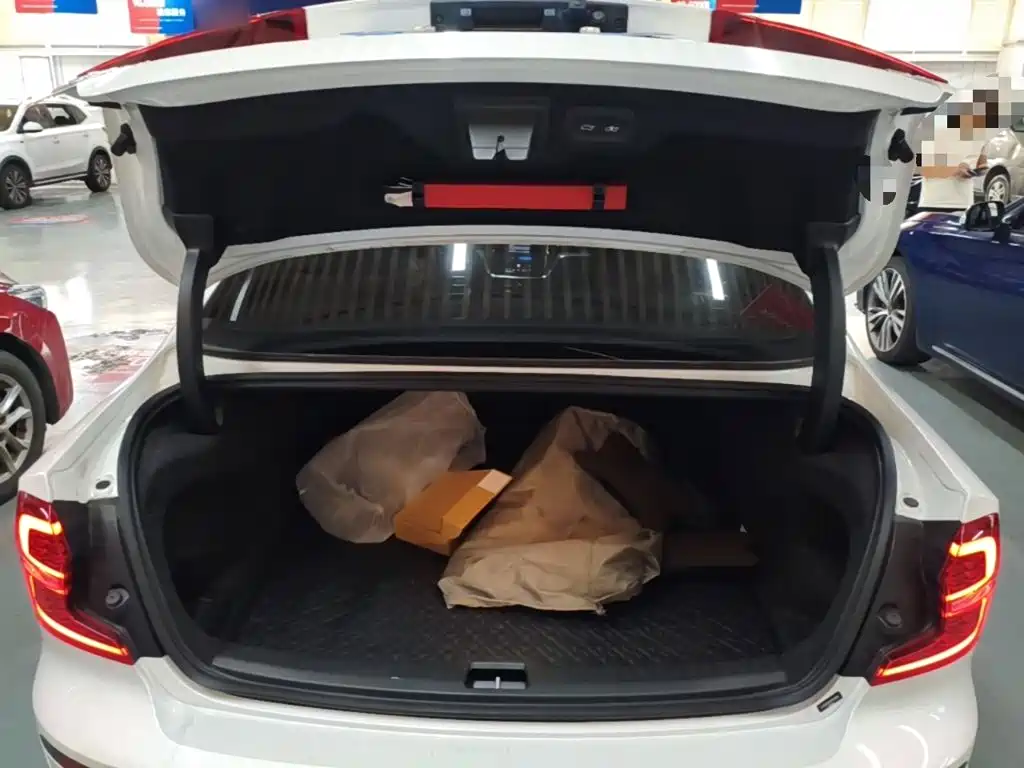 Volvo S60 — миниатюра 19