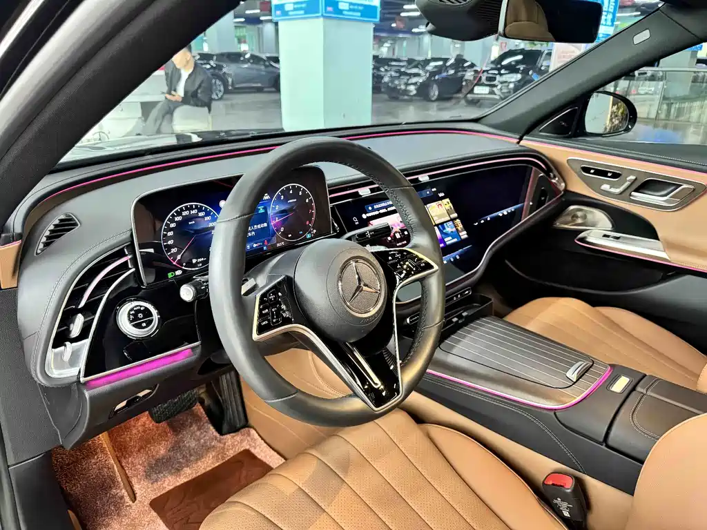 Mercedes-Benz E-Class — миниатюра 5