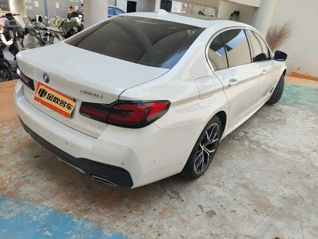BMW 5 Series — миниатюра 2