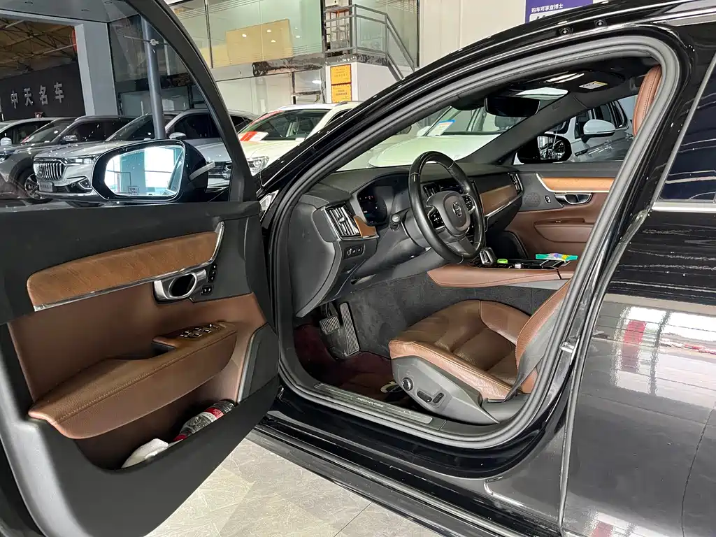 Volvo S90 PHEV — миниатюра 7