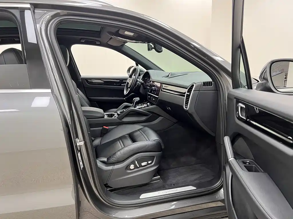 Porsche Cayenne — миниатюра 14