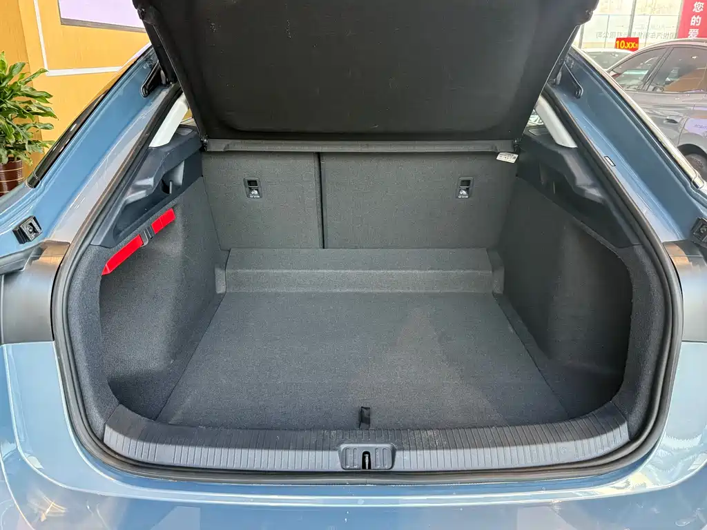 VOLKSWAGEN ID.7 VIZZION