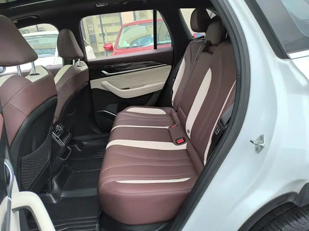 Geely Xingyue L — миниатюра 17