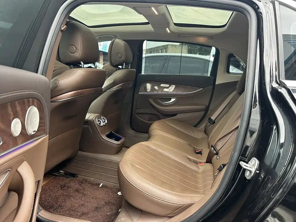 MERCEDES-BENZ E CLASS