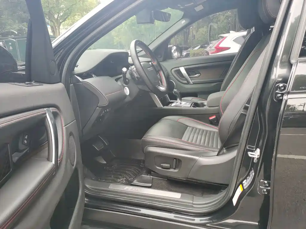 Land Rover Discovery Sport — миниатюра 6