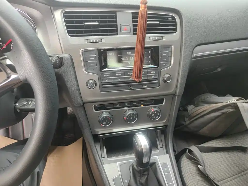 Volkswagen Golf — миниатюра 13